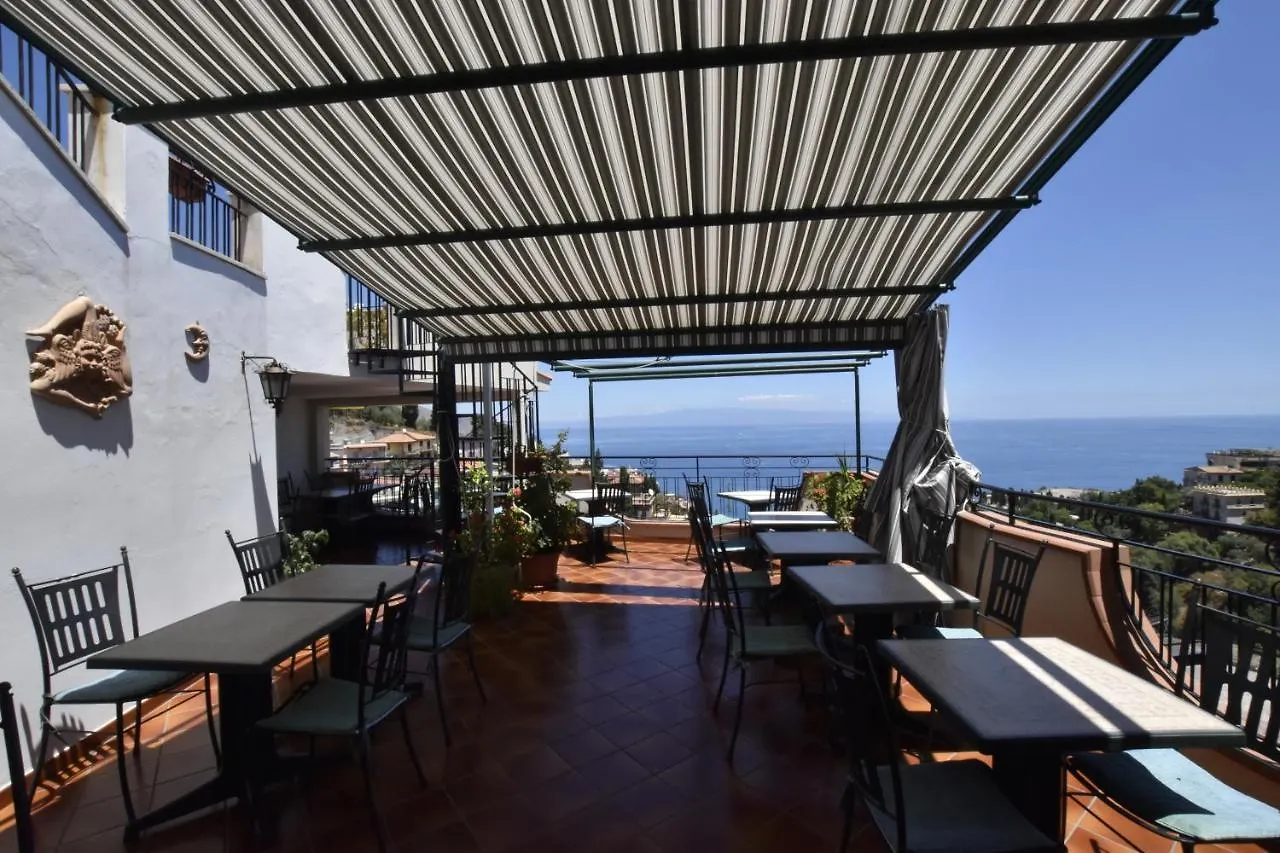 Hotel Condor Taormina 3*,