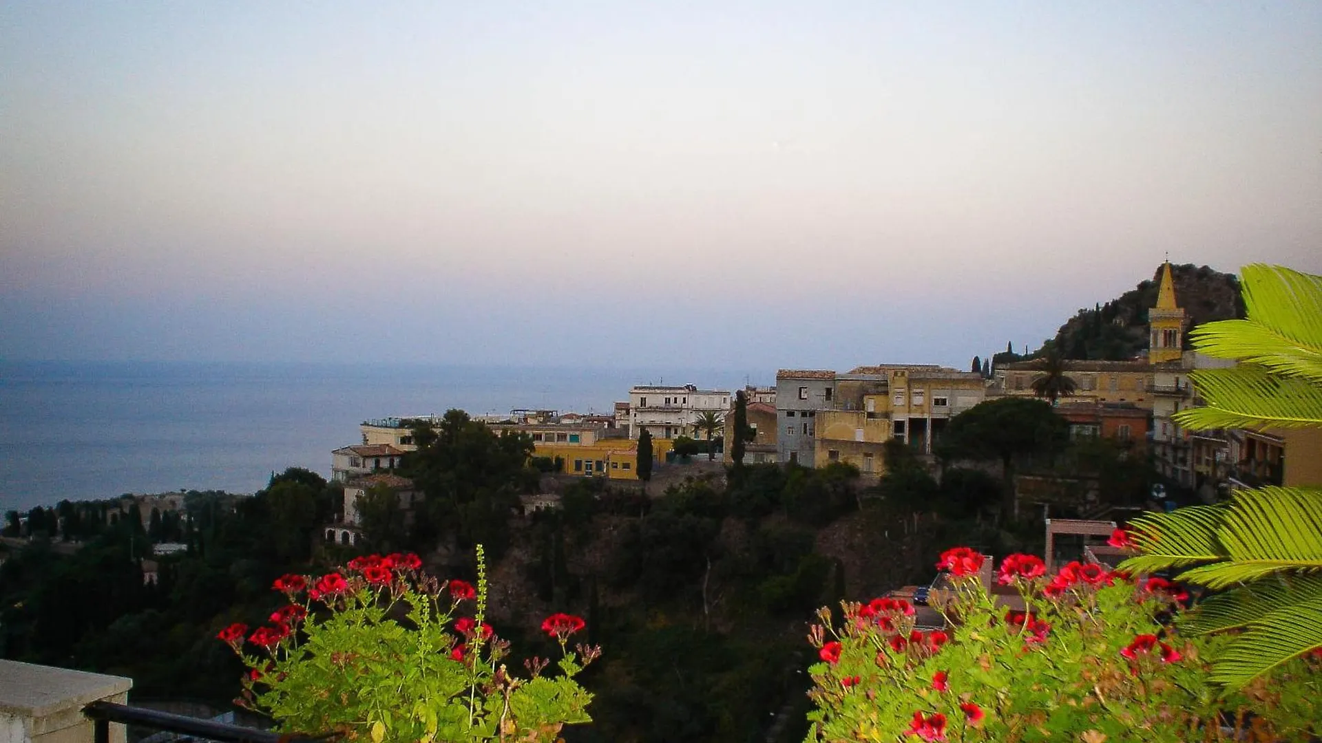 Hotel Condor Taormina 3*,  Italy